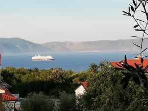 Remarkable 3-Bedroom Apartment in Rabac
