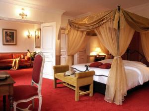 Hotels Chateau des Comtes de Challes : Suite