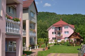 Котедж Любов