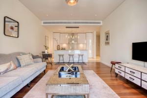 Apartment room in Stylish Apt for 2 in City Walk by GuestReady