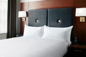 Small Queen Room room in Club Quarters Hotel in Houston