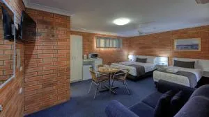 Gunsynd Motor Inn - Toobeah