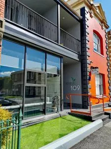 Refresh109 on Cameron - Hagley