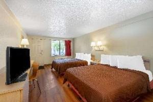 Room #37442729 room in Travelodge by Wyndham Essington / Philadelphia Airport
