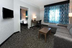 King Suite room in La Quinta by Wyndham Tampa Brandon Regency Park