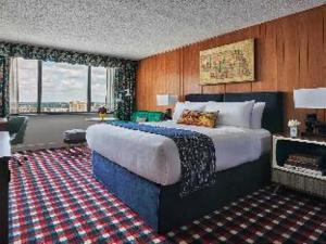 Room #17373325 room in Graduate Lincoln