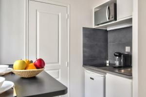 Cosy Mezzanine Studio in the Heart of Paris (4)