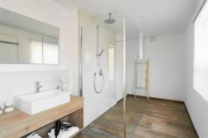 10 am See - auf der Sonnenseite