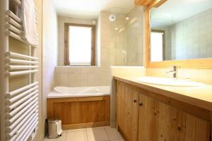 Appartements Vacanceole - Residence l'Alba : Appartement 3 Chambres (6 Personnes)
