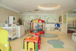 Apartamento com varanda no IL Campanário Resort