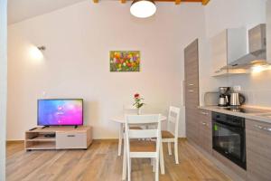Apartment Vesna for 2, free parking and Wi-Fi