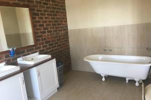 Bazley beach High rocks