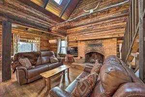 Relaxing Retreat with Private Dock on Claytor Lake! - Max Meadows