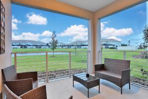 Three Bedroom Apartment room in Mint To Be