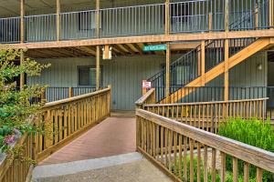Apartment room in Adventure Awaits in the Ozark Mtns of Branson