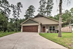 Holiday Home room in Country Modern Home about 3 Mi to Main Street!