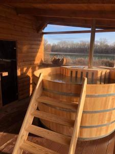 Vízparti Apartmanház