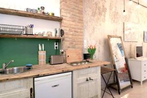 Little Corner at the Historic Jewish District with AC