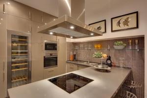 Casa Latino - Oceanfront - Luxury & Charming villa- Jacuzzi at Rooftop by DreamvillasAlbufeira