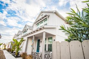 Three-Bedroom Apartment room in Hip Nautic condo