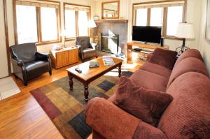 Three-Bedroom Apartment room in Gore Creek Meadows II