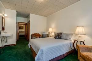 Ryan Hotel