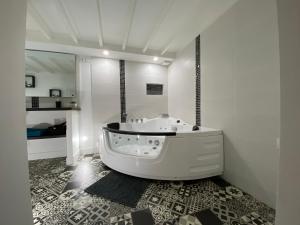 LH Évasion loft pour 2 avec balnéo