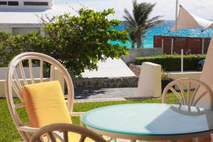 Brisas Shores Beach & OceanFront Apartments 1 or 2 bedrooms Cancun Hotel Zone