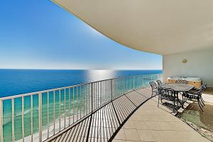 Three-Bedroom Apartment room in Turquoise Place condo
