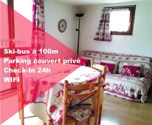 Appartements RED APPLE CARROZ Duplex de charme WIFI Parking Balcon TV Ski-Bus : Appartement 2 Chambres