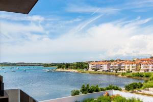 Vizula Sunset D - Antonio & Ulla & Undine