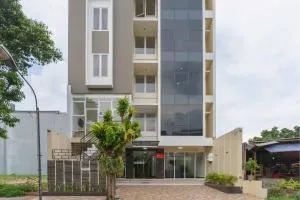 RedDoorz Plus near Eka Hospital BSD 5 - Cileduk 1