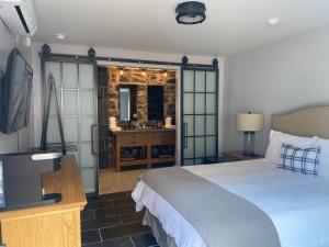 Queen Room room in Historic Imogene Hotel & Rooftop Bar