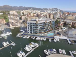 RNET - Apartments Roses Port Trebol