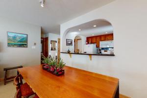 Cute 2 Bedroom East Vail Condo #1202 with Shuttle