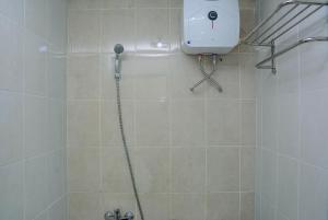 Best and Strategic Nifarro Park Studio Apartment By Travelio