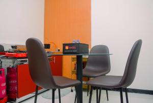 Best and Strategic Nifarro Park Studio Apartment By Travelio