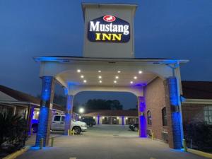 Mustang INN in Houston