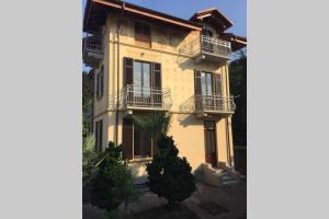 Villa Peachey, Intero piano con giardino