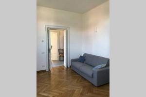 Villa Peachey, Intero piano con giardino
