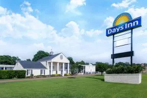 Days Inn by Wyndham Natchez - ماركسفيل