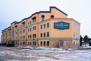 Grand Inn & Residence- Grande Prairie