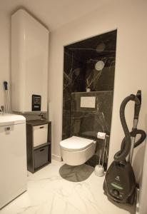 LaSuitedu12 - Aprtement for 2 people view of the Old Prison