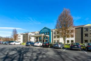Aspire Hotel and Suites