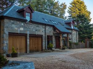 Red Squirrel Lodge