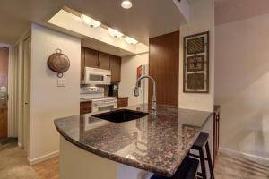 FP211 Fox Pine Inn Efficiency condo