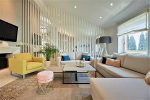 Villa King