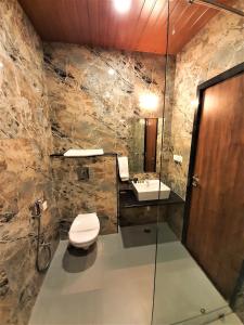 Suvin Residency with Rooftop Swimming Pool