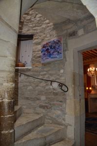 Bed and Art photo 9