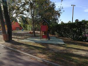 Complexes hoteliers Vacargeles casa Les Muriers et Les Chenes verts calme clim wifi animations piscine mini golf : photos des chambres